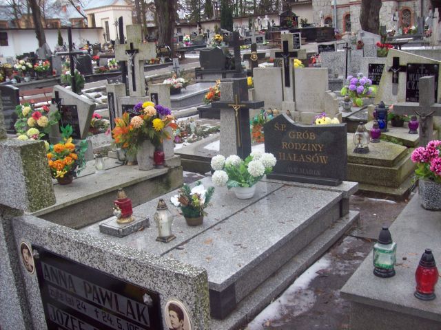 Grób Włodzimierz Hałas